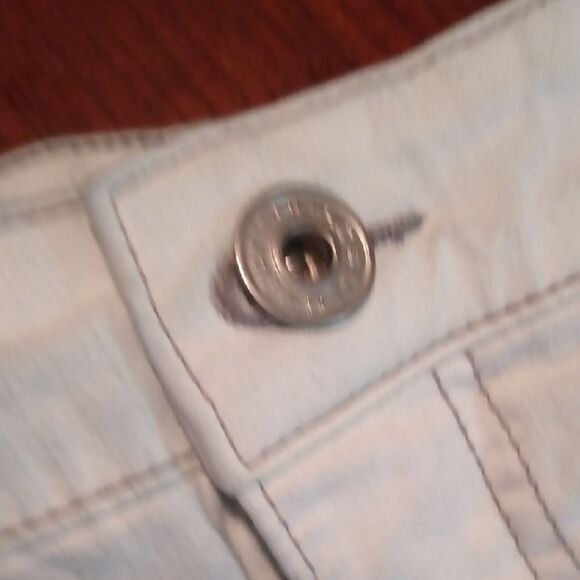 Bandolino Light Blue Jeans - Picture 3 of 5
